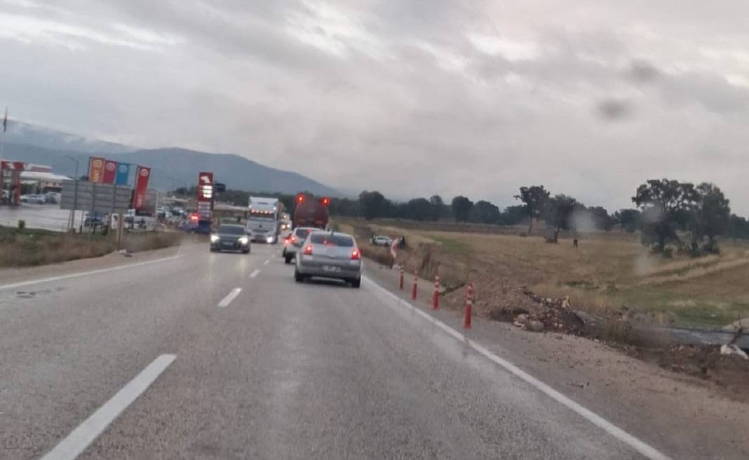 Konya'da aynı yerde aynı günde iki kaza: Çok sayıda kişi yaralandı 4